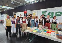 : Egerländer mit der bayerischen Staatsministerin Ulrike Scharf. Foto: Steffen Hörtler